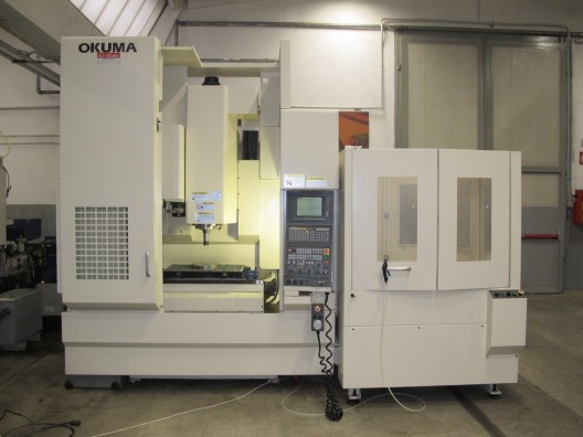 Centro di lavoro verticale cambio pallet OKUMA mod. MX 45 VAE