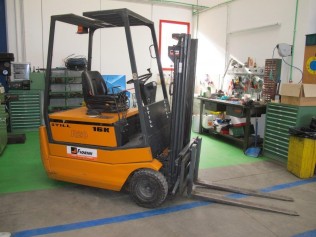 Carrello elevatore elettrico STILL R20 16k usato