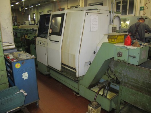 Tornio cnc motorizzato TRAUB TND 200 usato