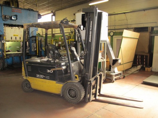 Carrello elevatore elettrico DOOSAN B30X-5 "CE" usato