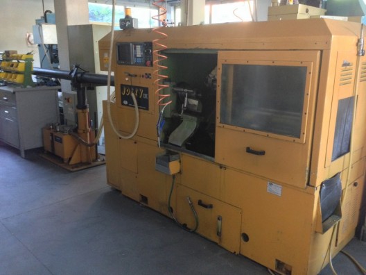 Tornio cnc AVM Angelini Jolly con spingibarra ASMUT usato