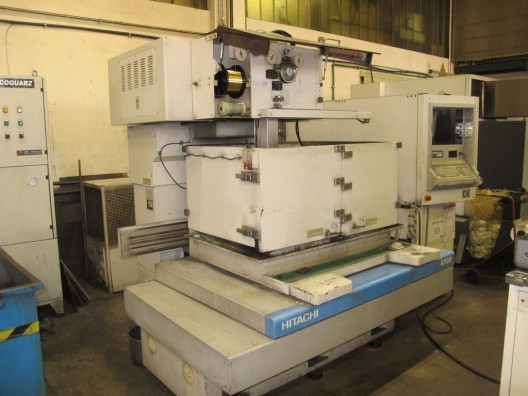 Elettroerosione a filo HITACHI 470R usata