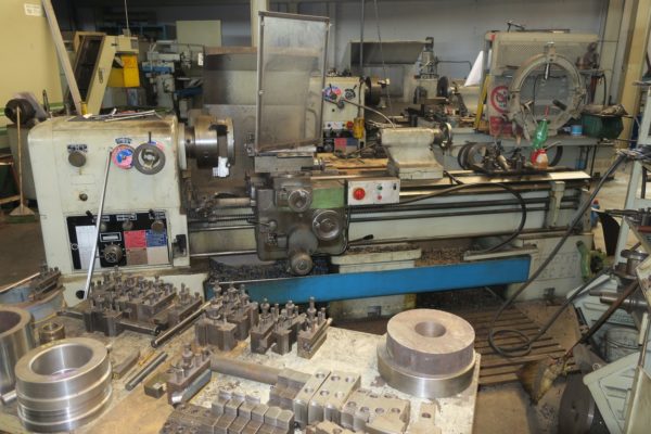 Tornio parallelo usato ANSELMI Monofap 260 EA x 2000