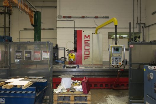 Fresatrice cnc a montante mobile MECOF CS 83 usata