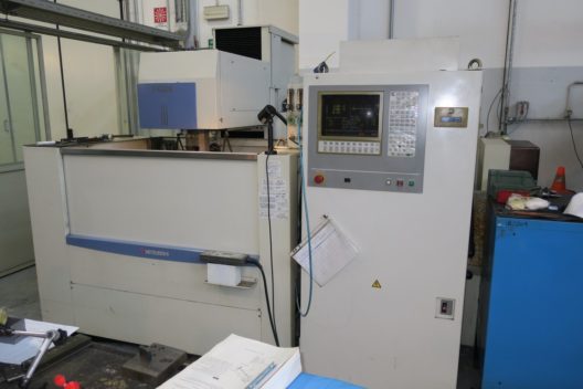 Elettroerosione a filo MITSUBISHI FX30K usata