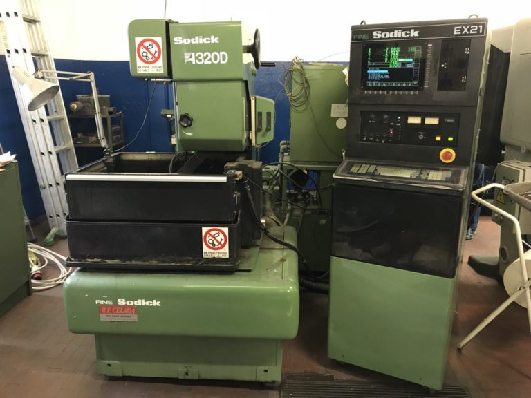 1PZ NUOVA tastiera a membrana per macchina CNC EDM filo di 1PZ NUOVA tastiera a membrana per macchina CNC EDM filo di