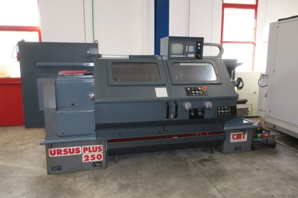 Tornio cnc autoapprendimento CMT URSUS PLUS 250X2000 usato