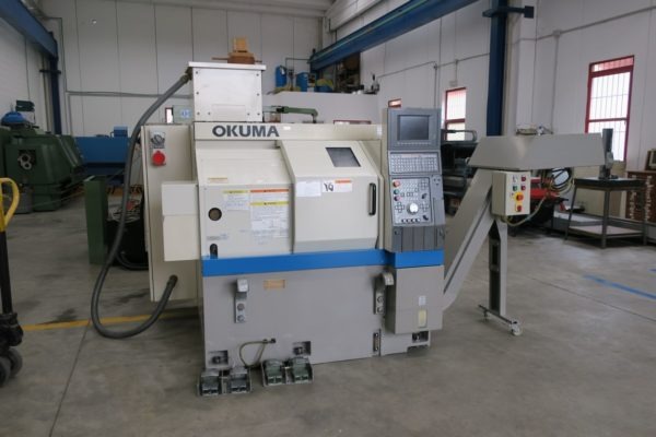 Tornio cnc 2 assi OKUMA LCS 15 usato