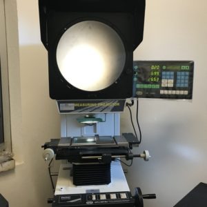 Proiettore ottico di profili CARMAR CPJ 3015J usato
