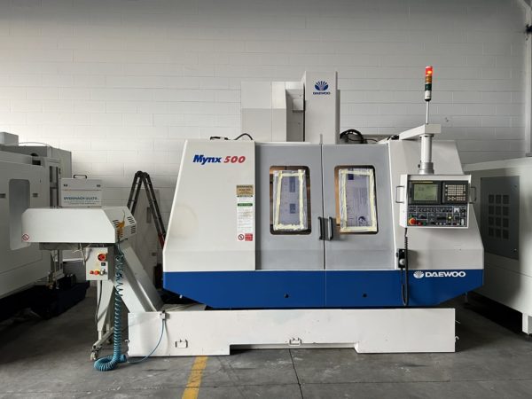 Centro di lavoro verticale DAEWOO MYNX 500 usato