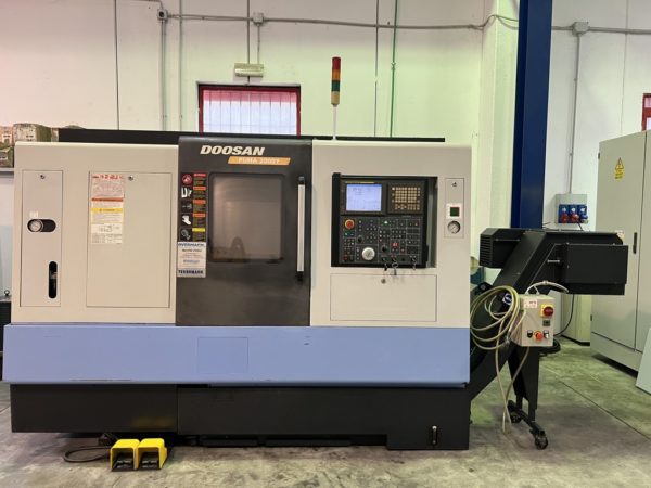 Tornio cnc motorizzato asse Y DOOSAN PUMA 200Y usato