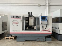Centro di lavoro verticale 4 assi CINNCINNATI ARROW 2 1000 usato