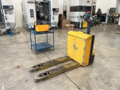 Transpallet elettrico a batteria uomo a terra Jungheinrich WN 16 usato