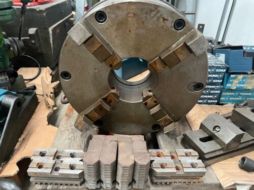 Autocentrante manuale 4 griffe 400mm foro 125mm usato