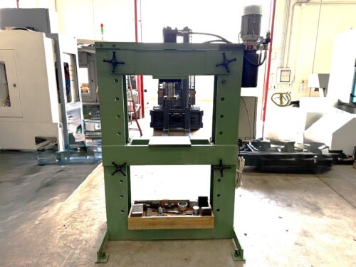 Pressa elettroidraulica 50 ton usata