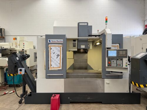 Centro di lavoro verticale AKIRA SEIKI 4.5 XP usato REVISIONATO