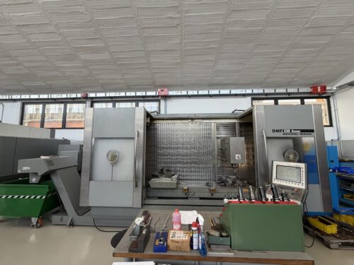 Centro di lavoro 5 assi DMG DMF 220 Linear usato